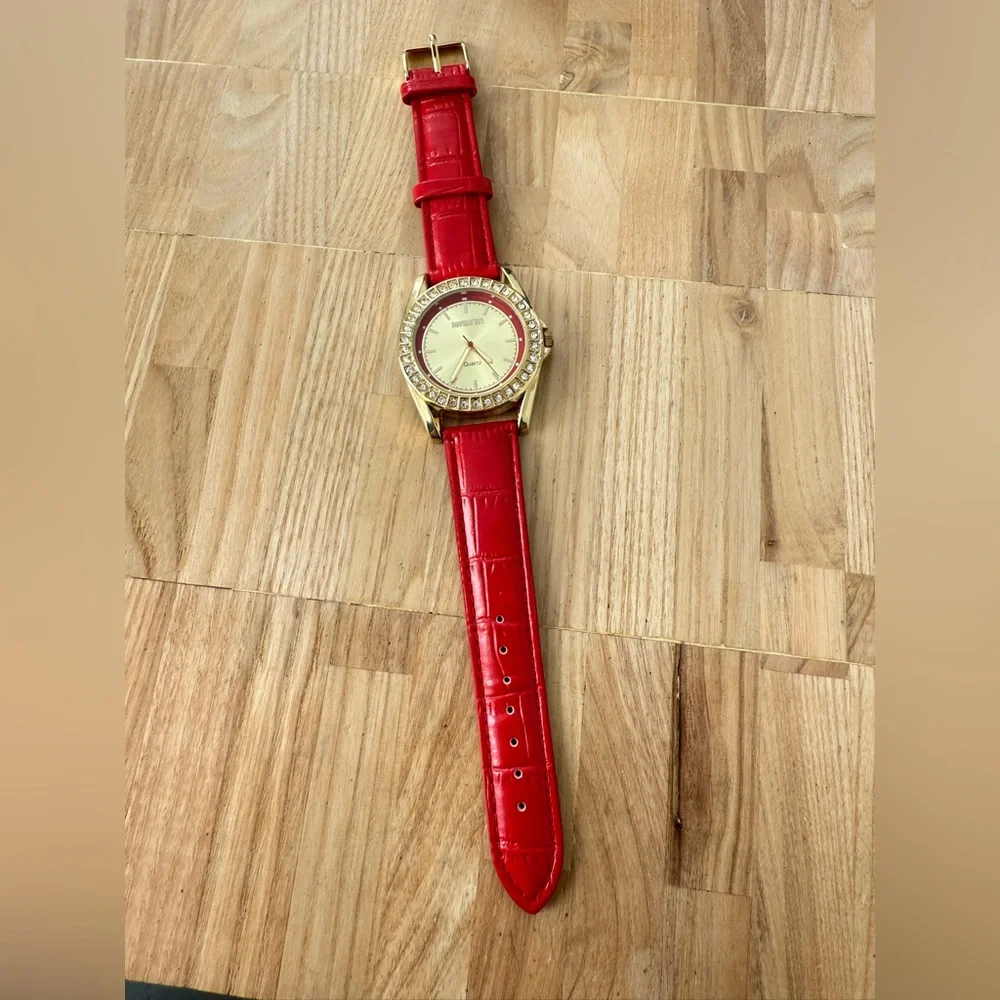 Manhattan by croton ladies gold tone red leather dress watch NEW BATTERY